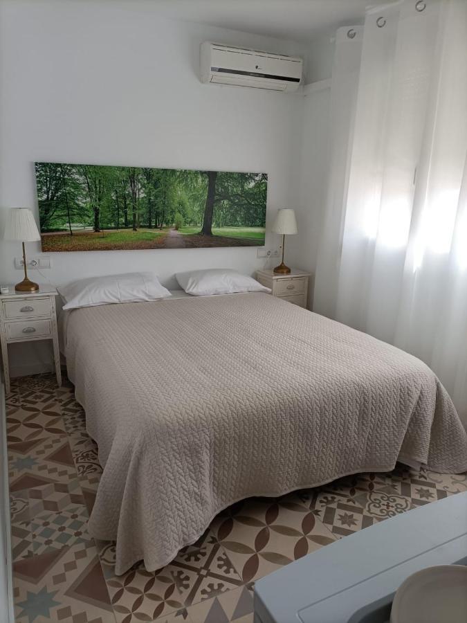 Hostal Las Encinas Hotel Villaviciosa de Odón Екстериор снимка