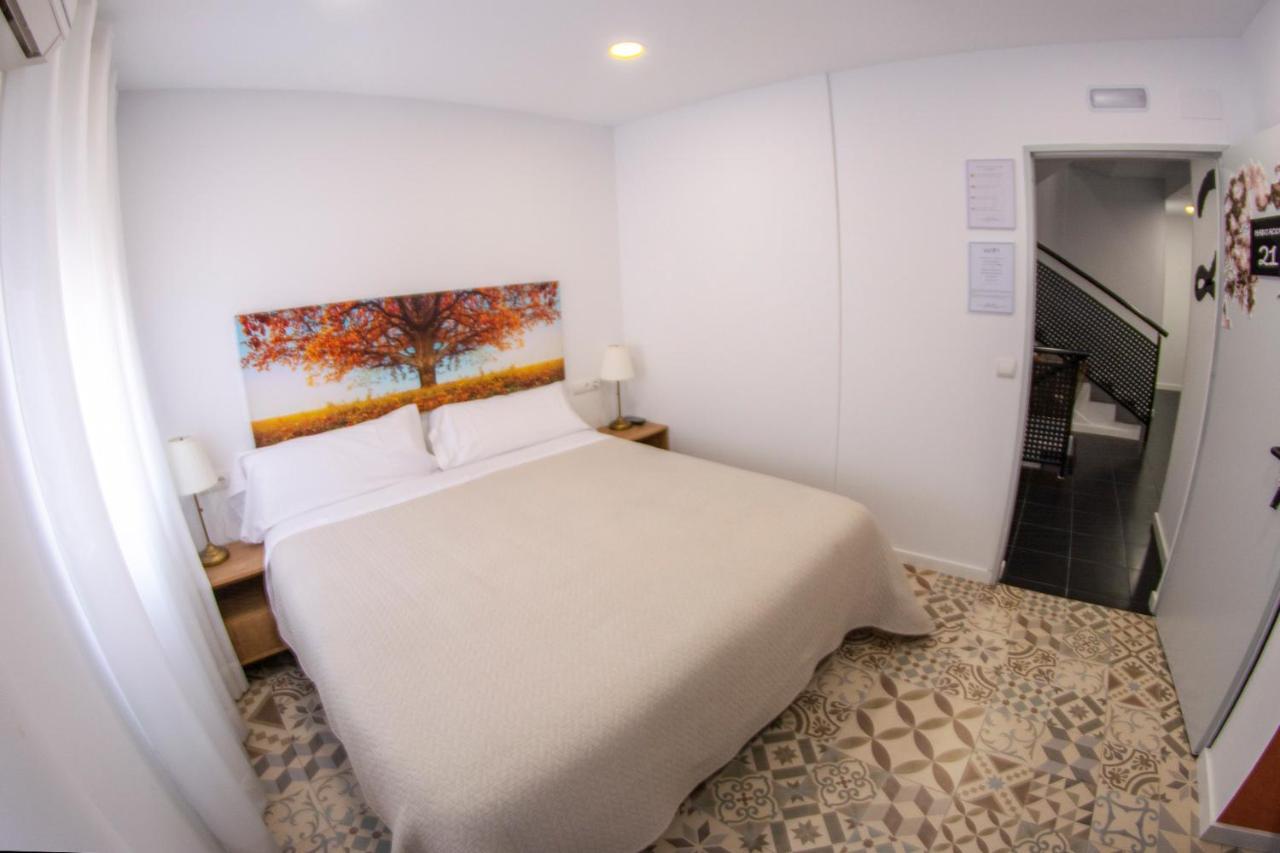 Hostal Las Encinas Villaviciosa de Odón Екстериор снимка