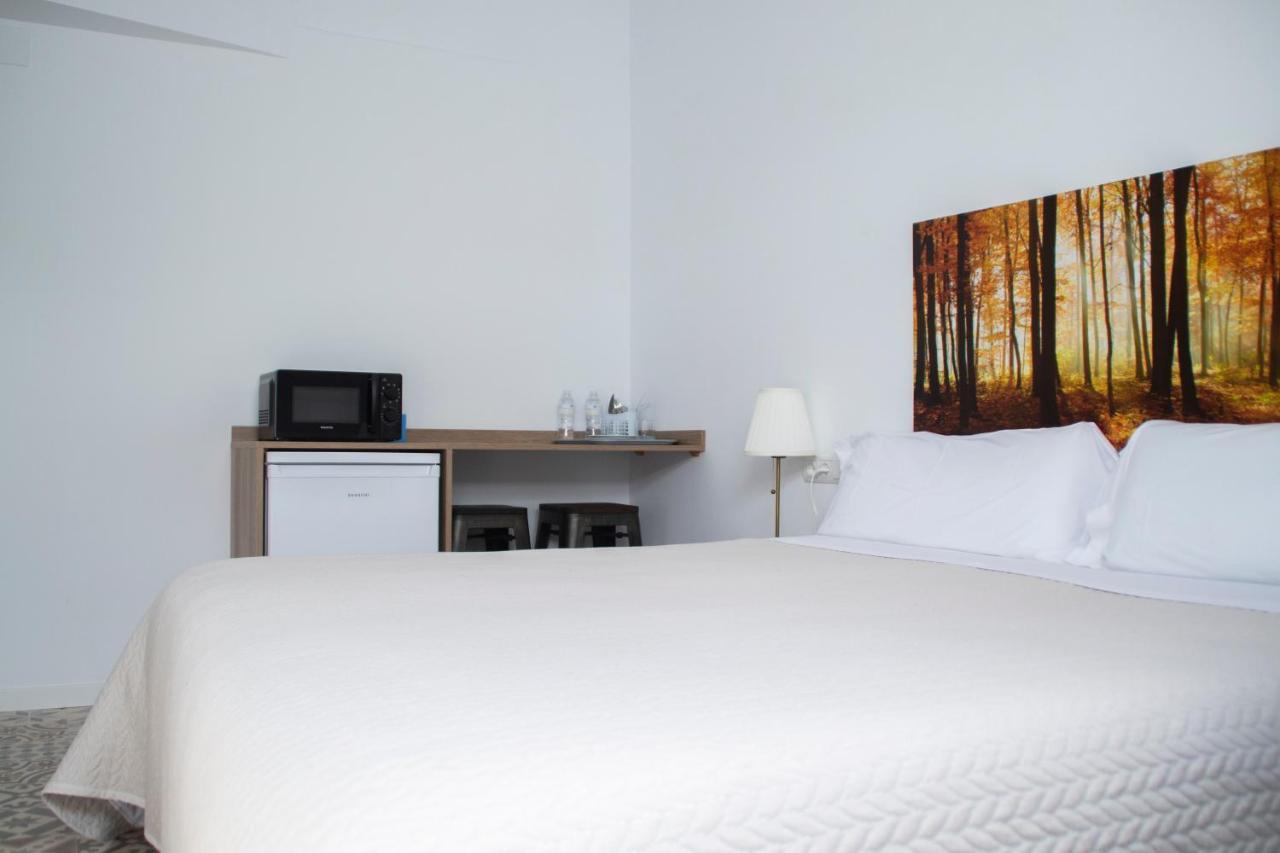 Hostal Las Encinas Villaviciosa de Odón Екстериор снимка