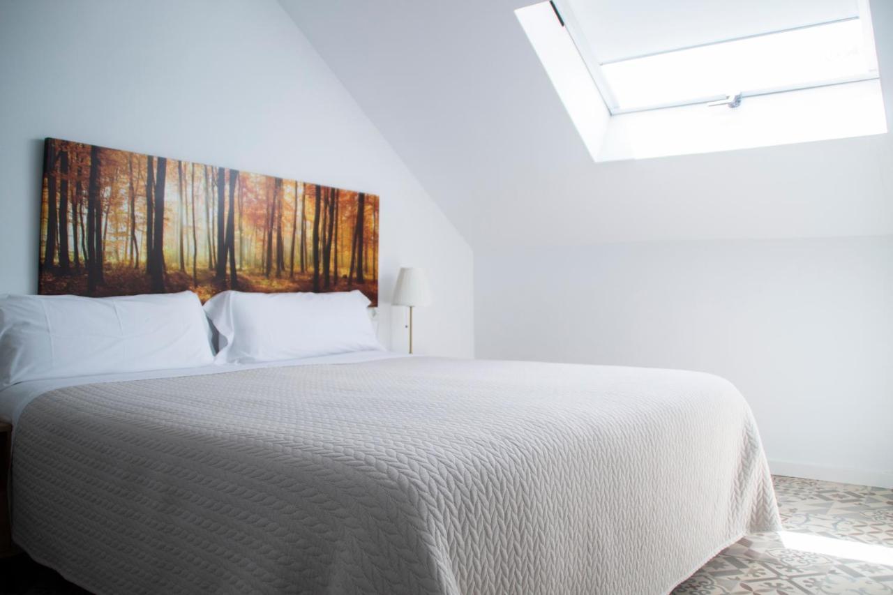 Hostal Las Encinas Villaviciosa de Odón Екстериор снимка