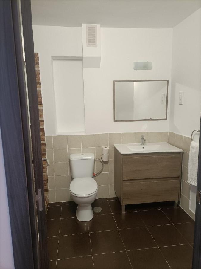 Hostal Las Encinas Villaviciosa de Odón Екстериор снимка