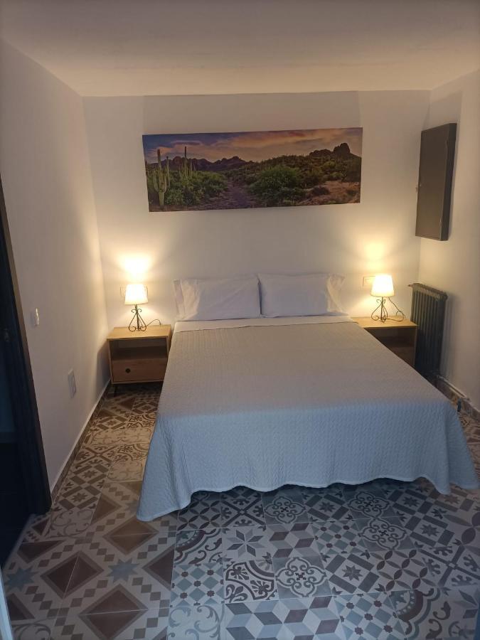 Hostal Las Encinas Villaviciosa de Odón Екстериор снимка
